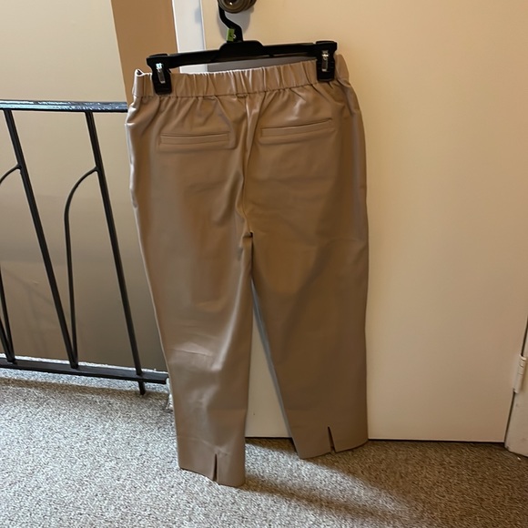 Isaac mizrahi tan pants. Never worn . No tags - Picture 2 of 5